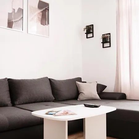 - Schoenes Heim Li-apartments *