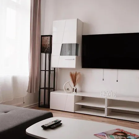 - Schoenes Heim Li-apartments 아파트 *