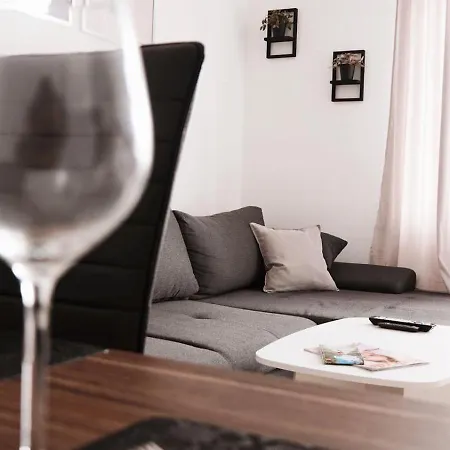 - Schoenes Heim Li-apartments Apartman Pforzheim