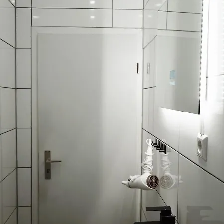 - Schoenes Heim Li-apartments